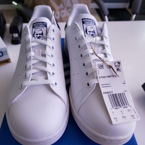 Adidas juniors stan Smith originals size